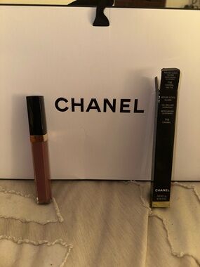 CHANEL Rouge Coco Gloss Lip Gloss - Caramel, New/Unopened